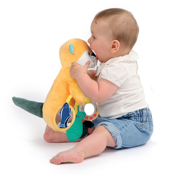 Peluche d activités maman loutre