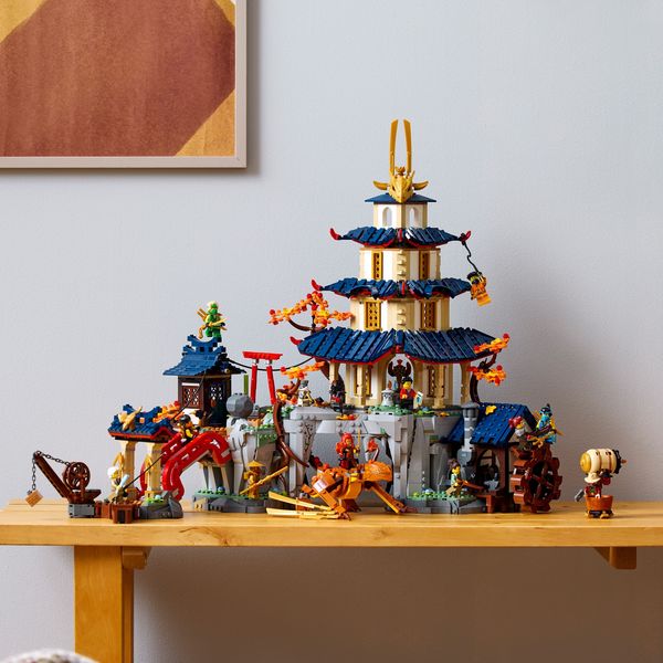 71814 - LEGO® NINJAGO® - La ville au temple du tournoi