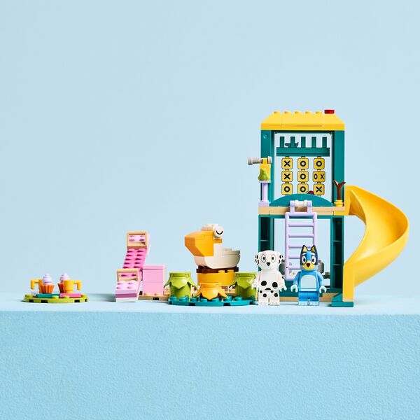 11201 - LEGO® Bluey - Bluey et Chloe à l’aire de jeux