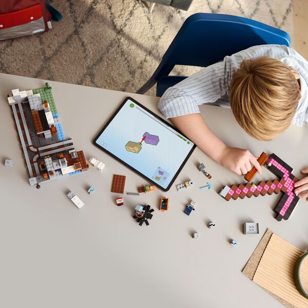 21277 - LEGO® Minecraft® - La mine en forme de pioche