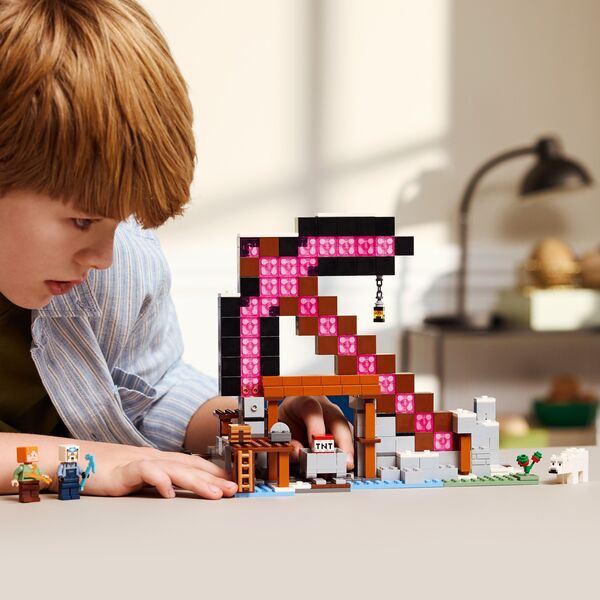 21277 - LEGO® Minecraft® - La mine en forme de pioche