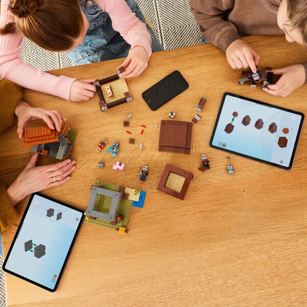 21278 - LEGO® Minecraft® - L’avant-poste de pillards et le ravageur