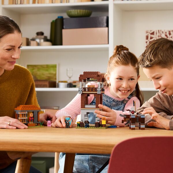 21278 - LEGO® Minecraft® - L’avant-poste de pillards et le ravageur