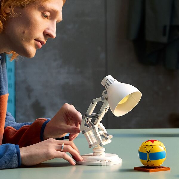21357 - LEGO® Ideas - Lampe Disney Pixar Luxo Jr.