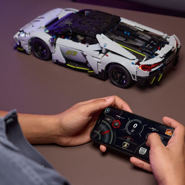 42214 - LEGO® Technic - Supercar Lamborghini Revuelto