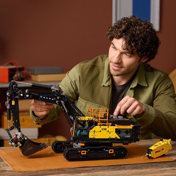 42215 - LEGO® Technic - Pelleteuse Volvo EC500 hybride