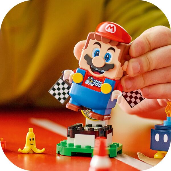 72043 - LEGO® Super Mario™ : Mario Kart™ - LEGO® Mario™ interactif et kart standard