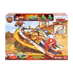Disney Cars - Piste De Course Et Sauvetage Radiator Springs