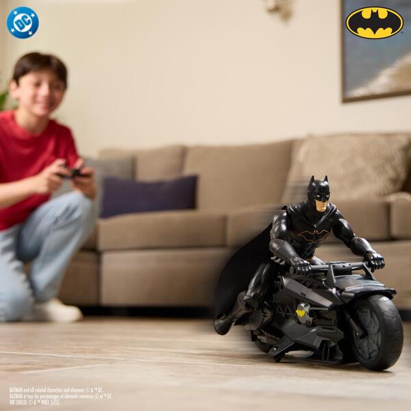 Moto radiocommandée Batman et sa figurine de 30 cm