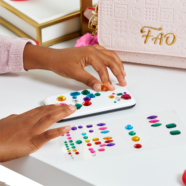 Sac de créateur Glamour Go avec smartphone et accessoires