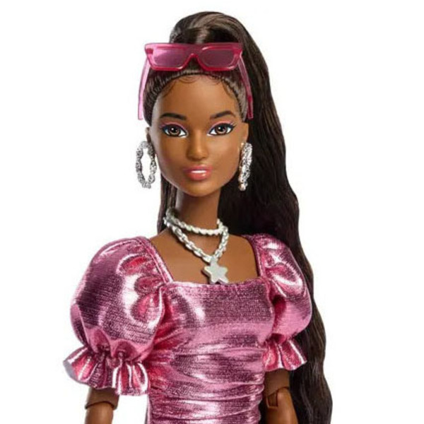 Barbie - Poupée Deluxe Style Métali Corail