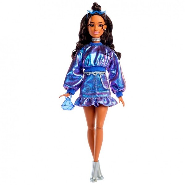 Barbie - Poupée Deluxe Style Metali-bleu
