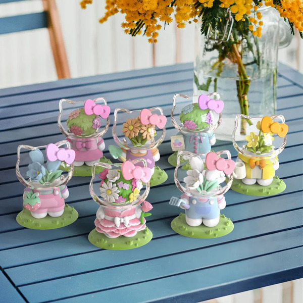 Figurine Hello Kitty X Azuma Makoto - Édition florale (modèle aléatoire)