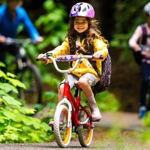 Draisiennes, tricycles et vélos